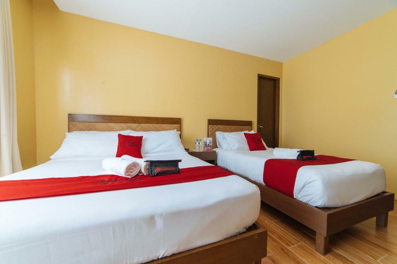Reddoorz Premium Near Health Centrum Banica Рохас Сити Екстериор снимка