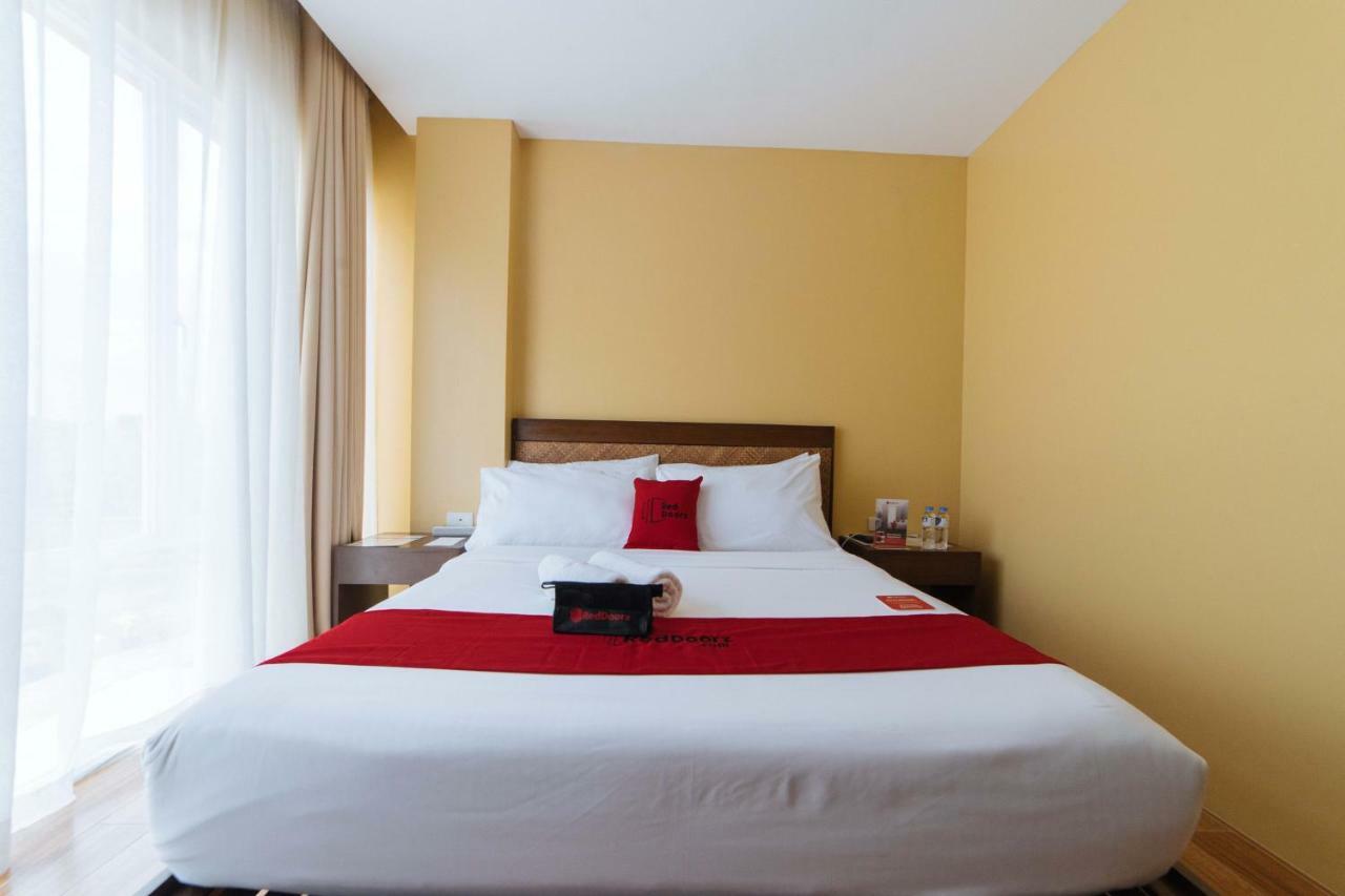 Reddoorz Premium Near Health Centrum Banica Рохас Сити Екстериор снимка